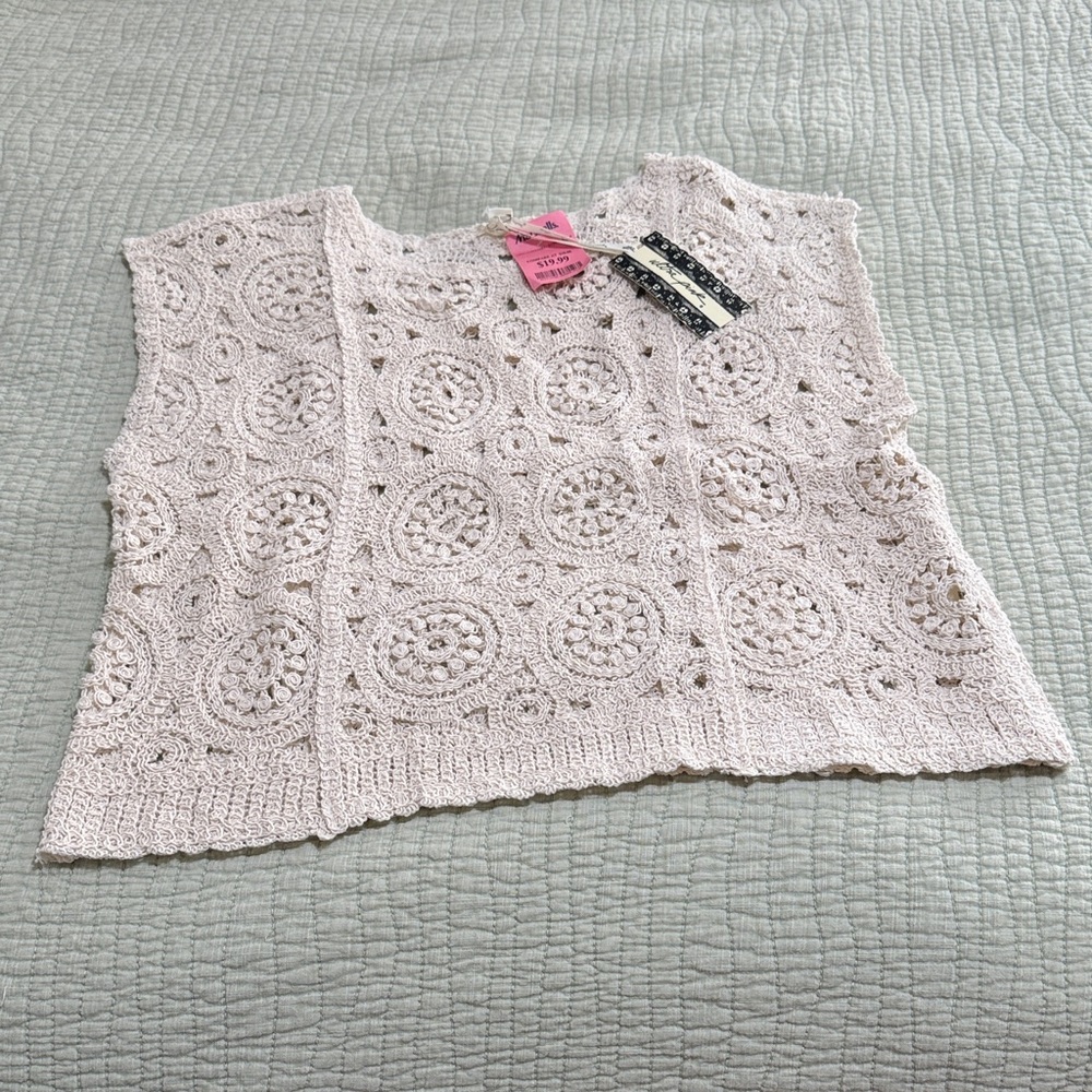 Ultra Pink Crochet Crop Top Ivory Medium
